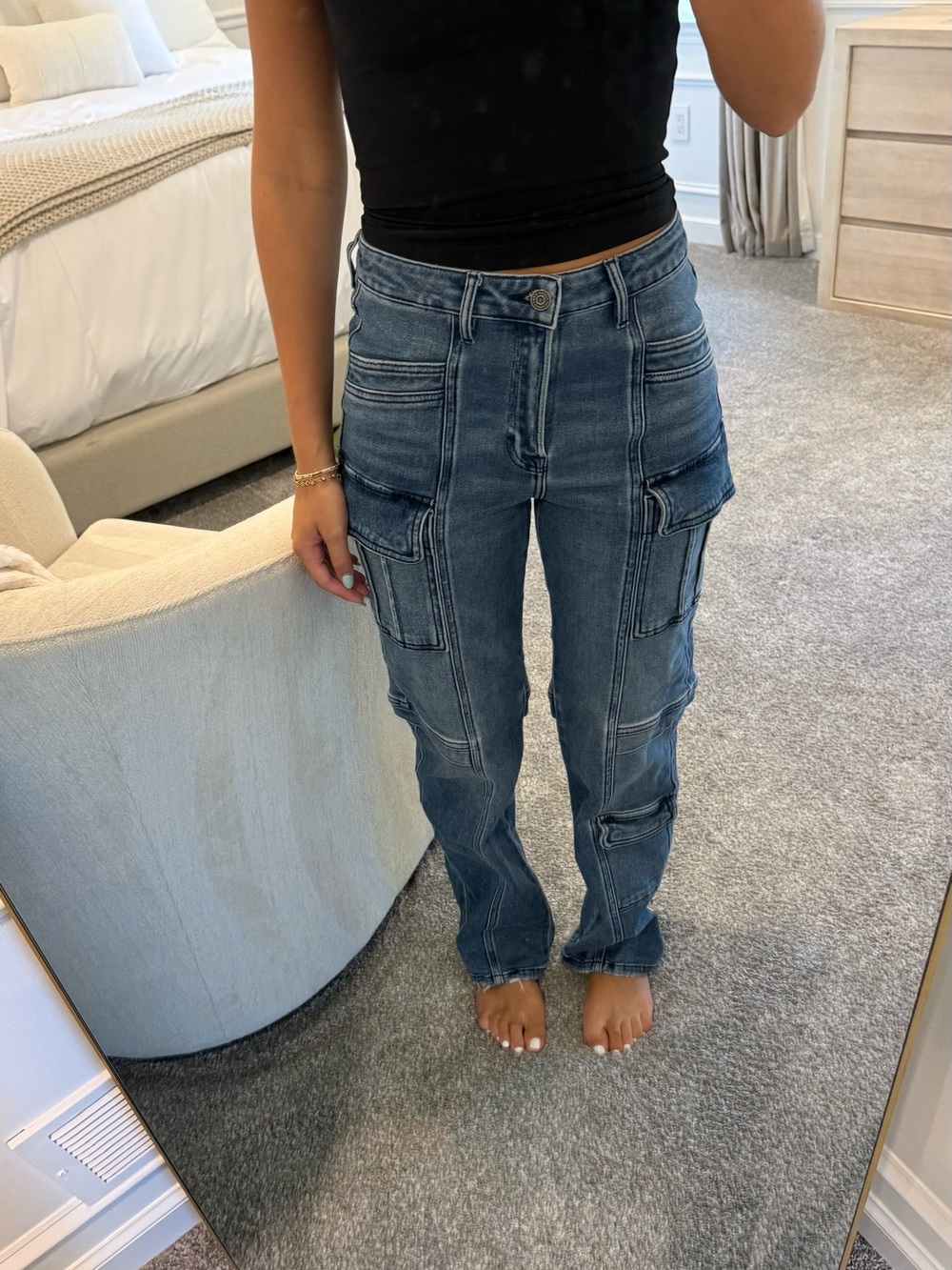High-Rise Cargo Jeans in Dark Blue Wash
